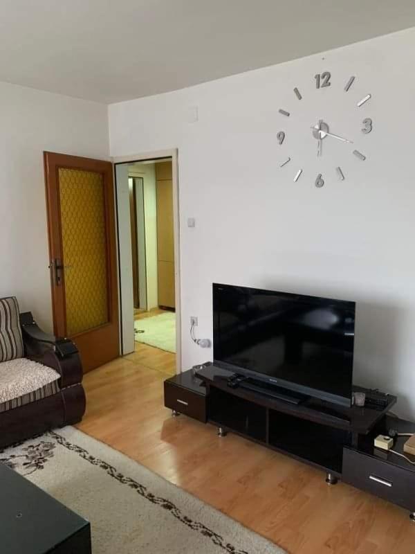 Lovely Hotel & Apartment For Rent In Center Of Gjilan 外观 照片